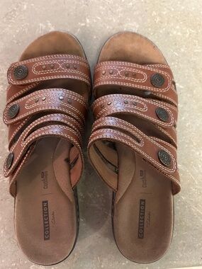 Clarks Collection Cushioned Brown Slide Sandals. Zelcro Adjustable Stud Straps